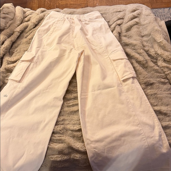 ALO YOGA SHOW OFF WIDE LEG PANTS SMALL - Picture 7 of 8